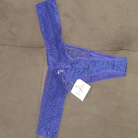 Frederick's panties Large - Picture 2 of 3